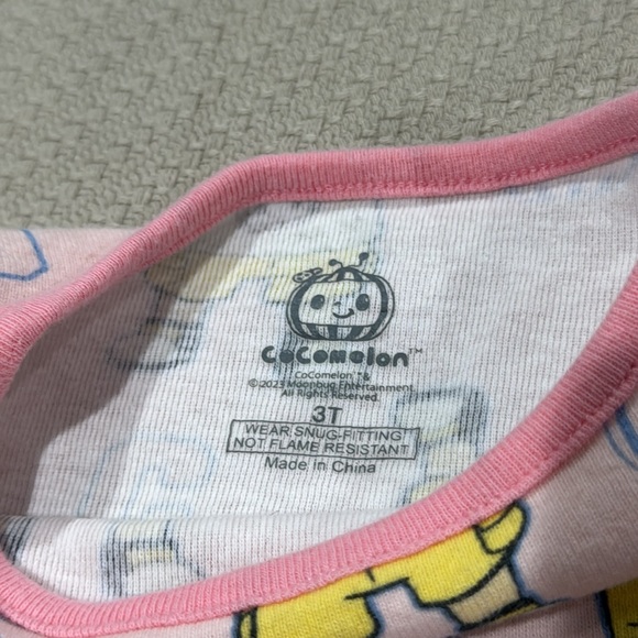 CoComelon Pajama Set - Picture 7 of 12
